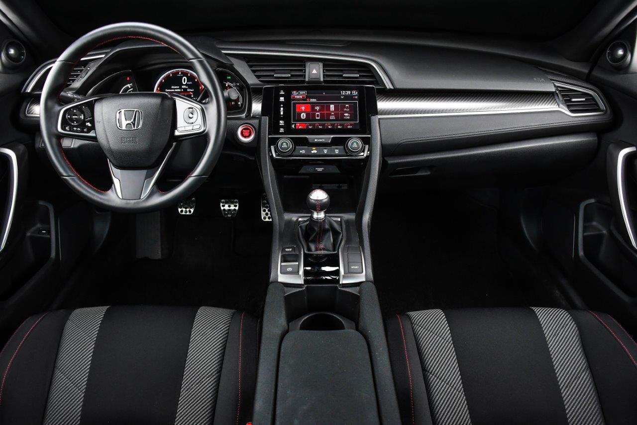 Comparativo: Honda Civic Si x Volkswagen Golf GTI