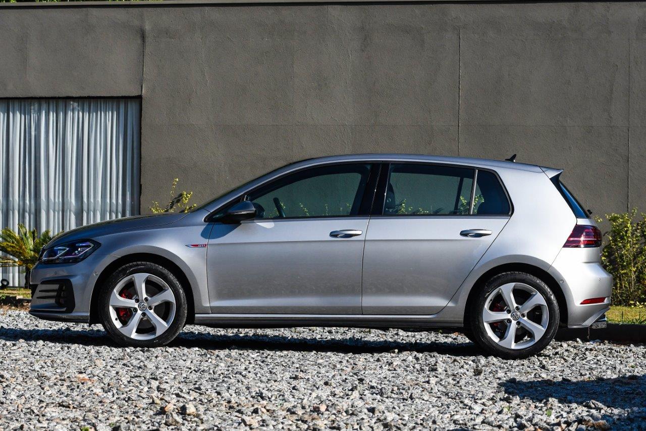 Comparativo: Honda Civic Si x Volkswagen Golf GTI