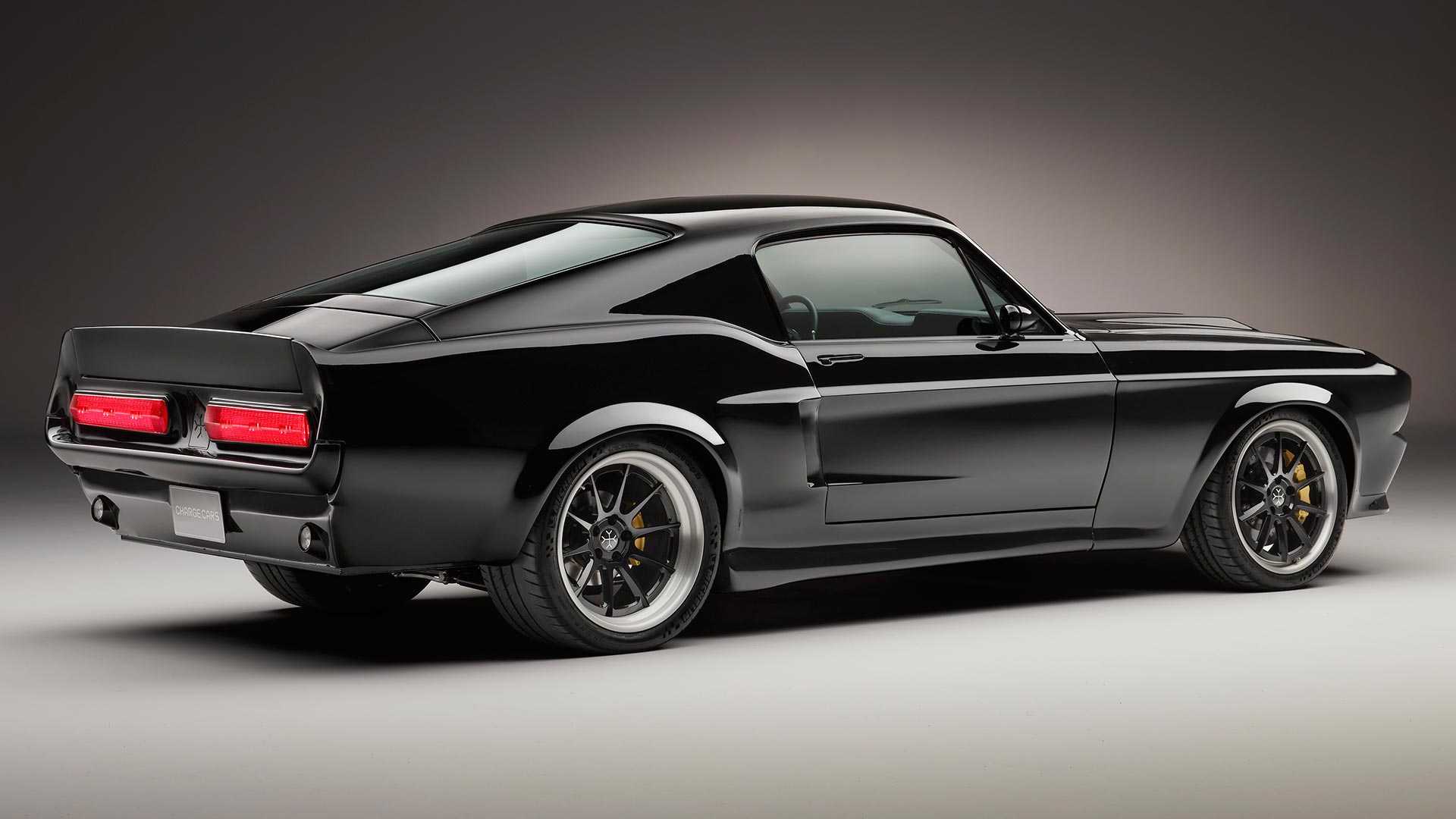 Ford Mustang Elétrico feito pela Charge Cars