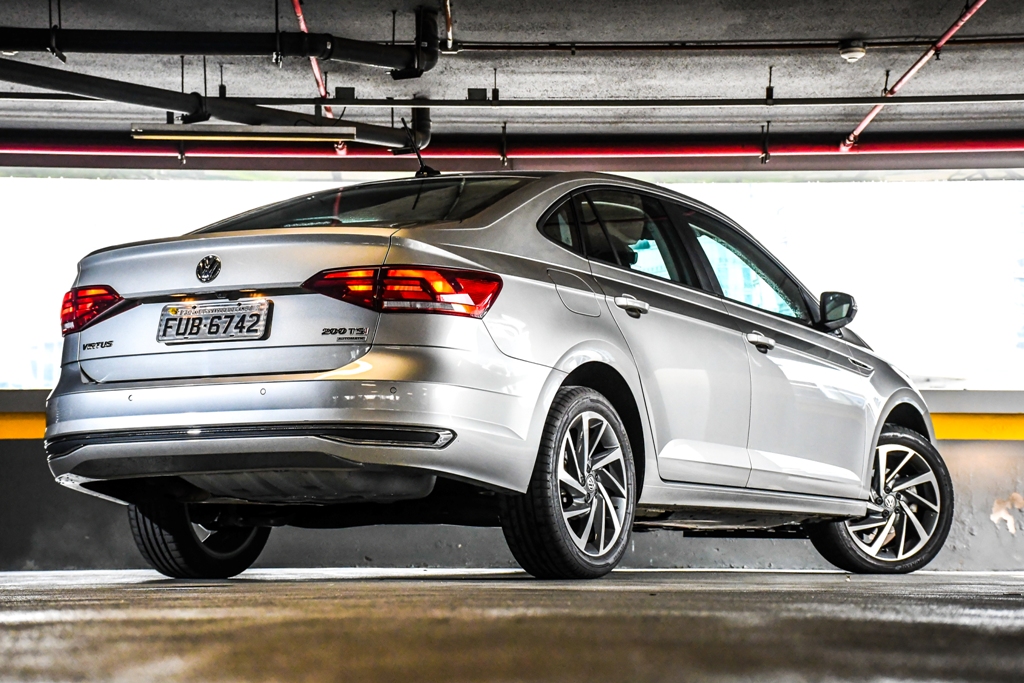 Comparativo: Toyota Yaris Sedan XLS 1.5 x Volkswagen Virtus Highline 200 TSI