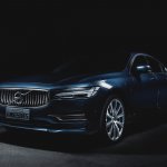 Linhas fluidas do Volvo combinam com os faróis Full LED