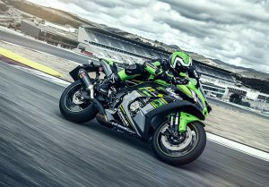 Kawasaki Ninja ZX-10R em sua cor clássica verde também tem possibilidade de financiamento