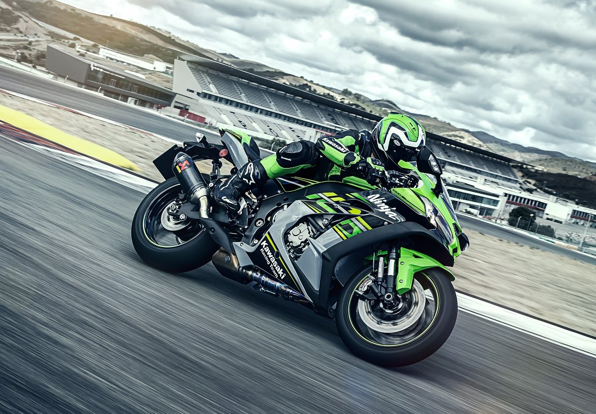 Kawasaki Ninja ZX-10R em sua cor clássica verde também tem possibilidade de financiamento