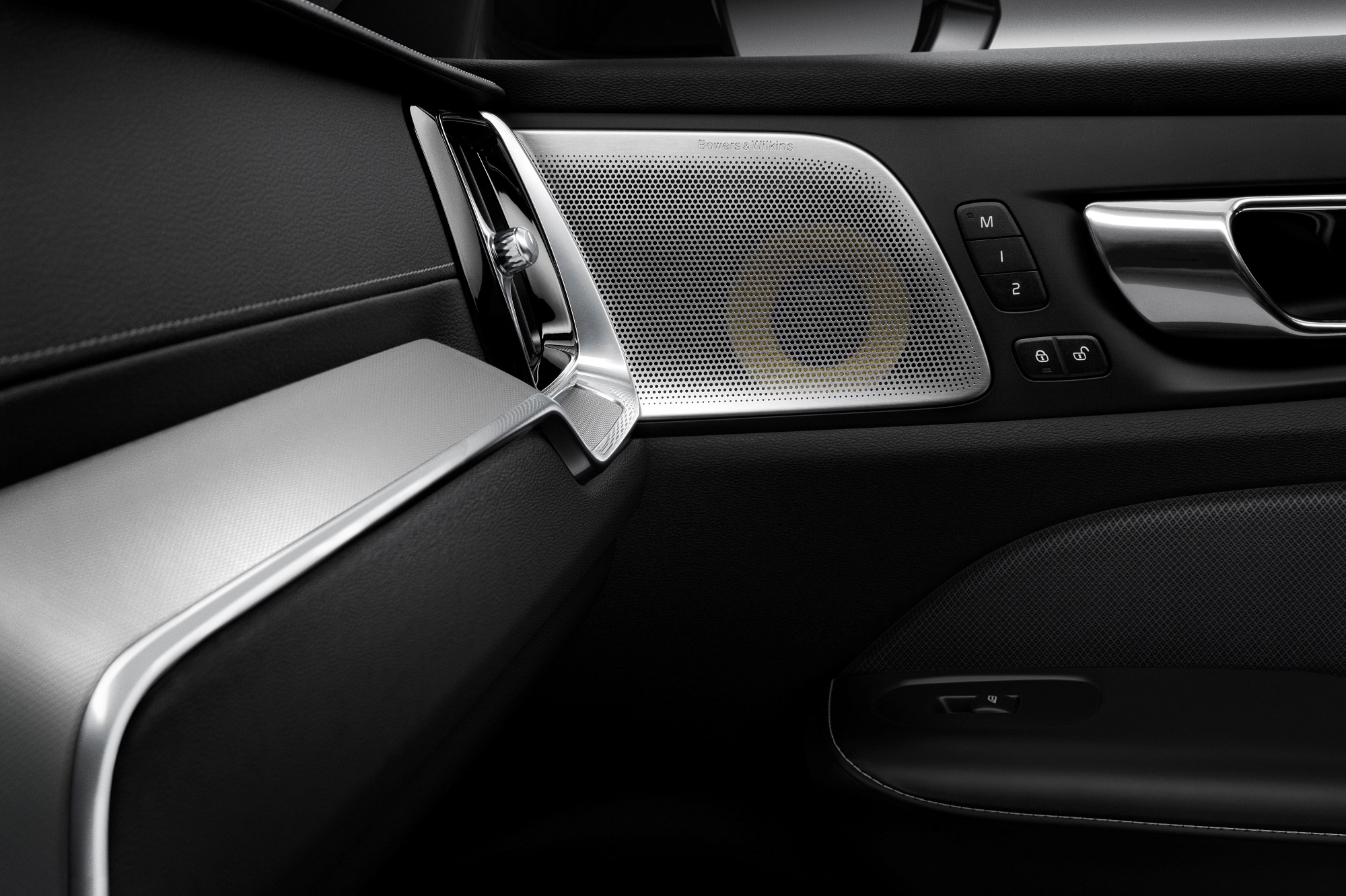 S60 T8 R Design Interior 6 Min
