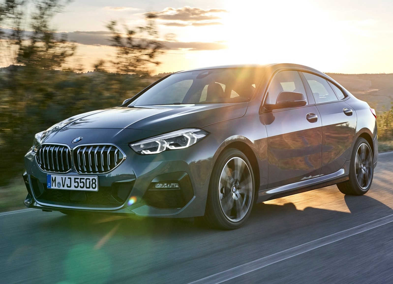 BMW Série 2 Gran Coupé 2020 cinza visto de frente