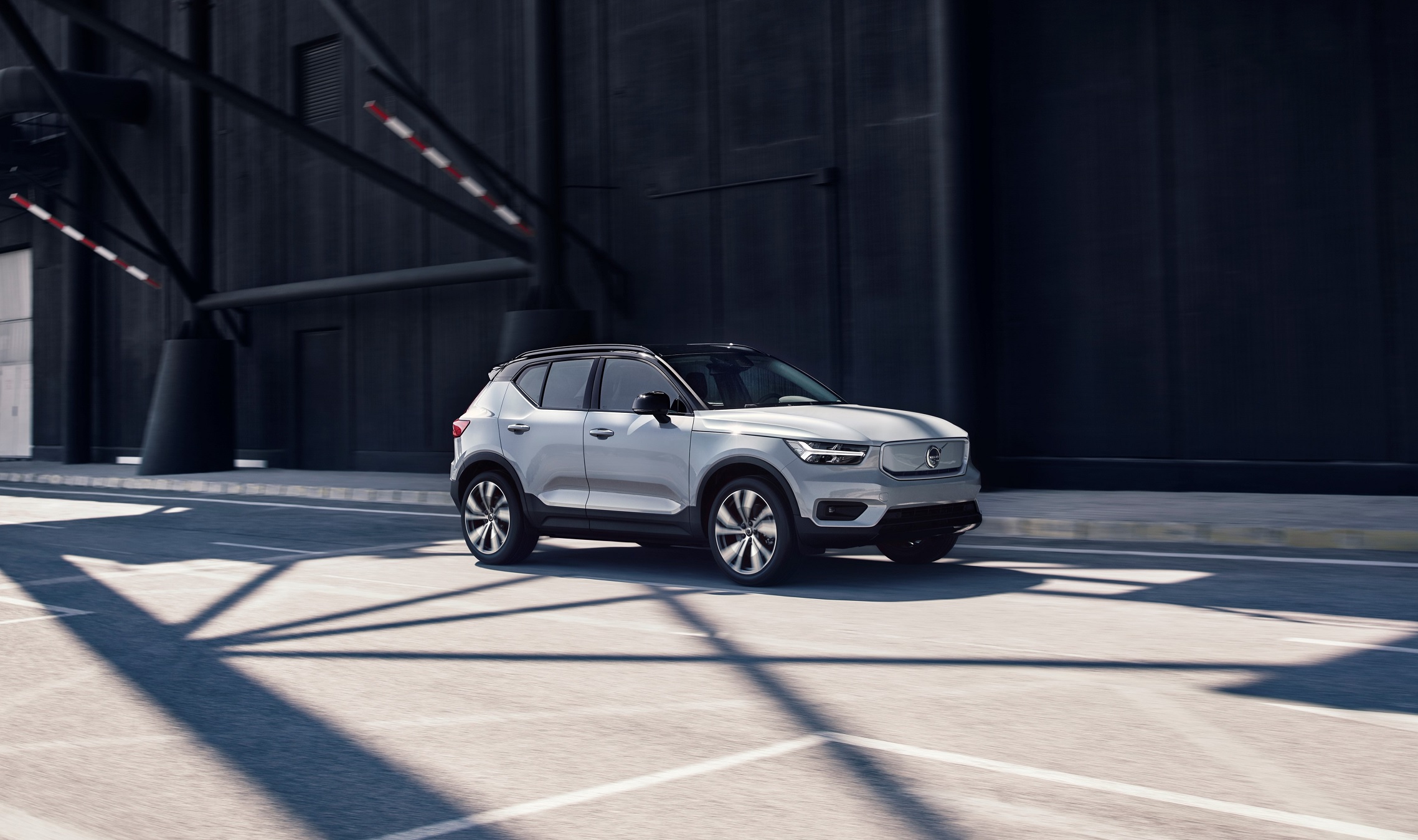 Volvo XC40 "Recharge" 2020 visto de frente