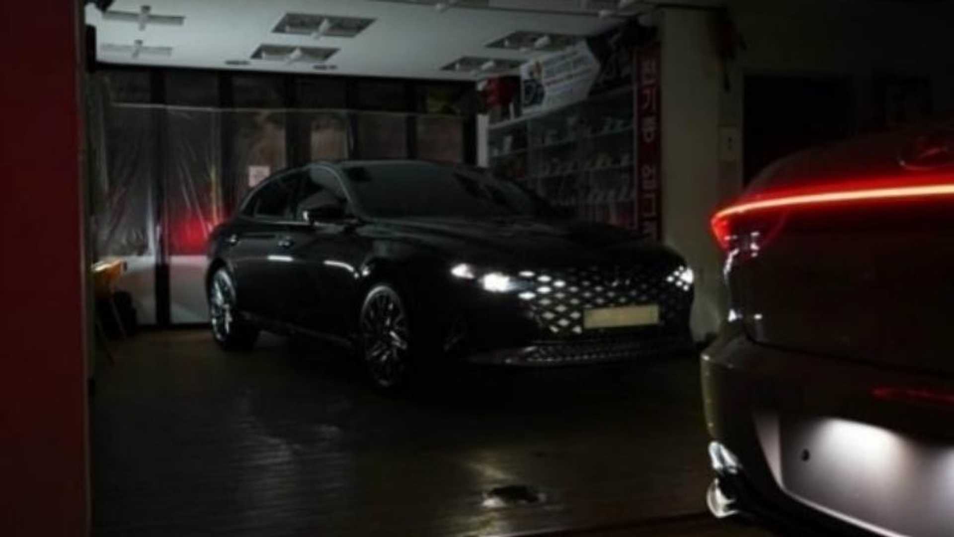 Hyundai Azera 2021 Flagra 1