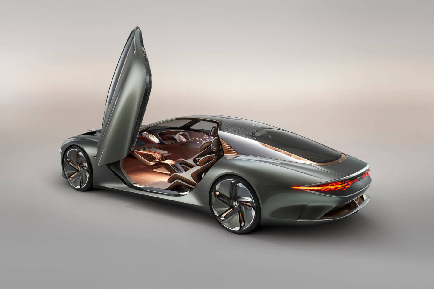Bentley Exp 100 Gt tem portas tipo tesoura