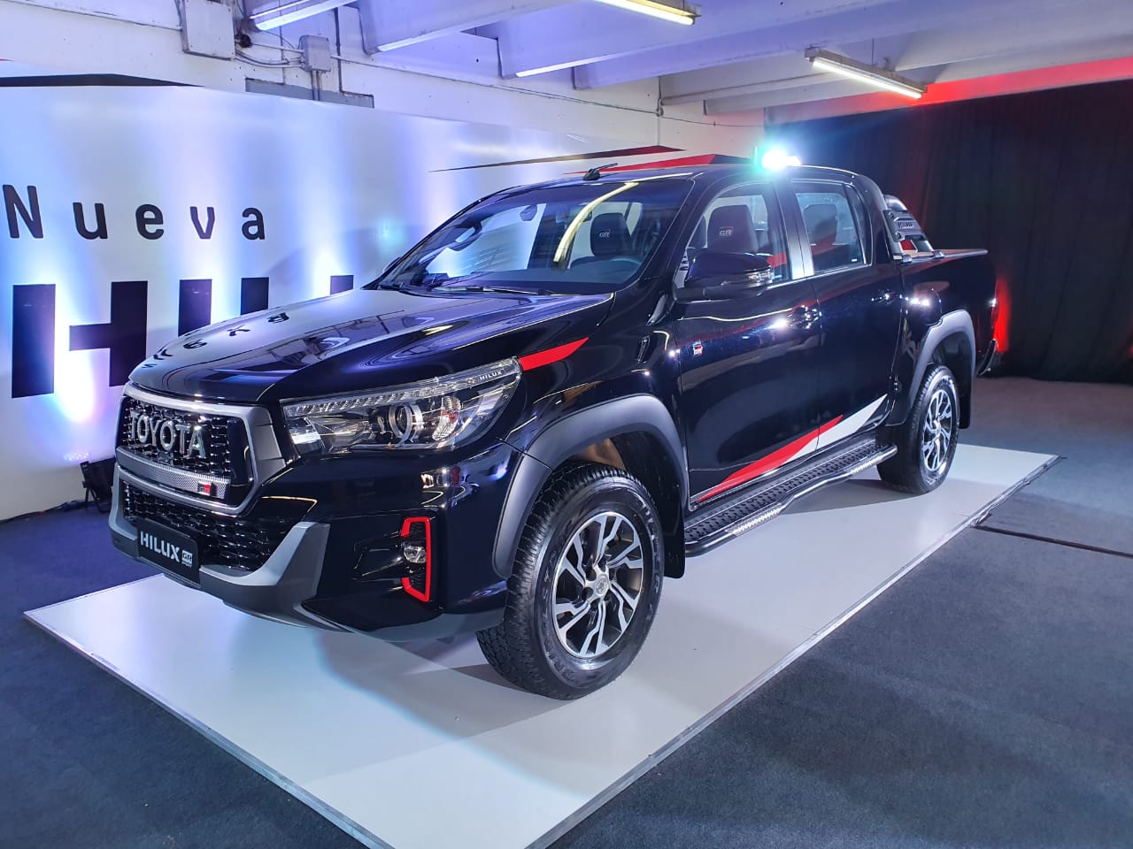 Toyota Hilux V6