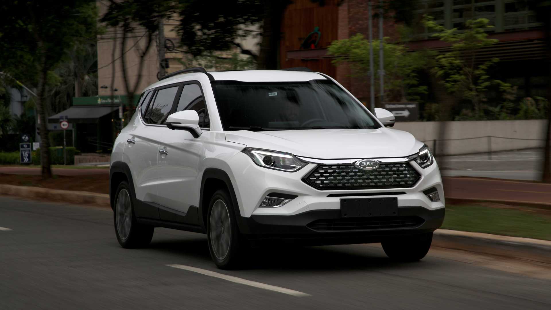 Novo JAC T60 visto de frente
