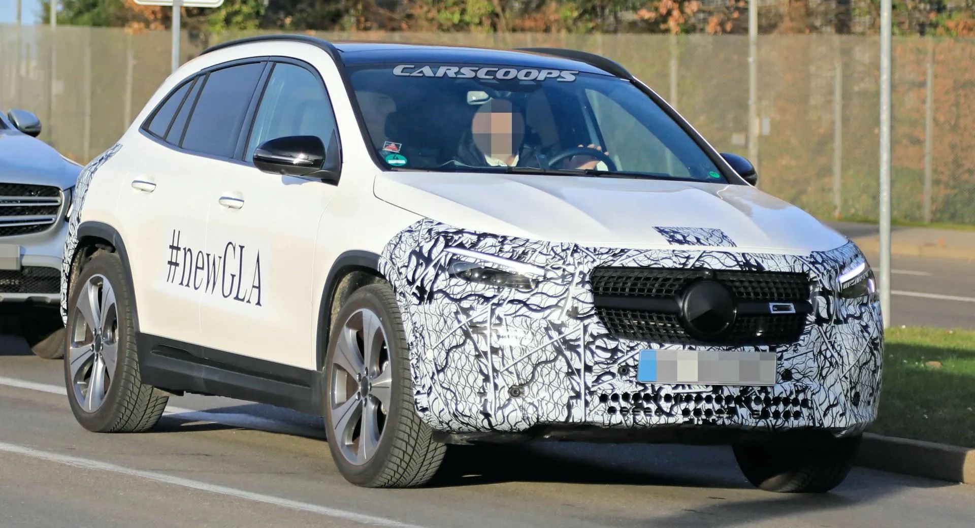 Novo GLA quase sem camuflagem