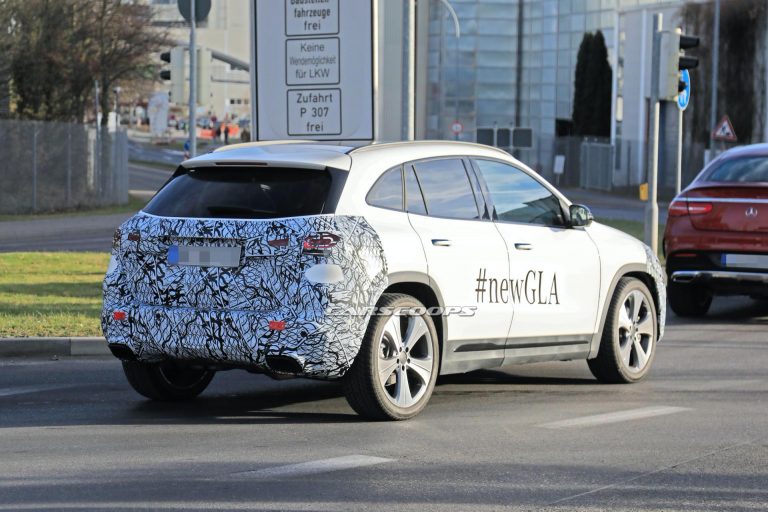 Novo GLA de traseira camuflado