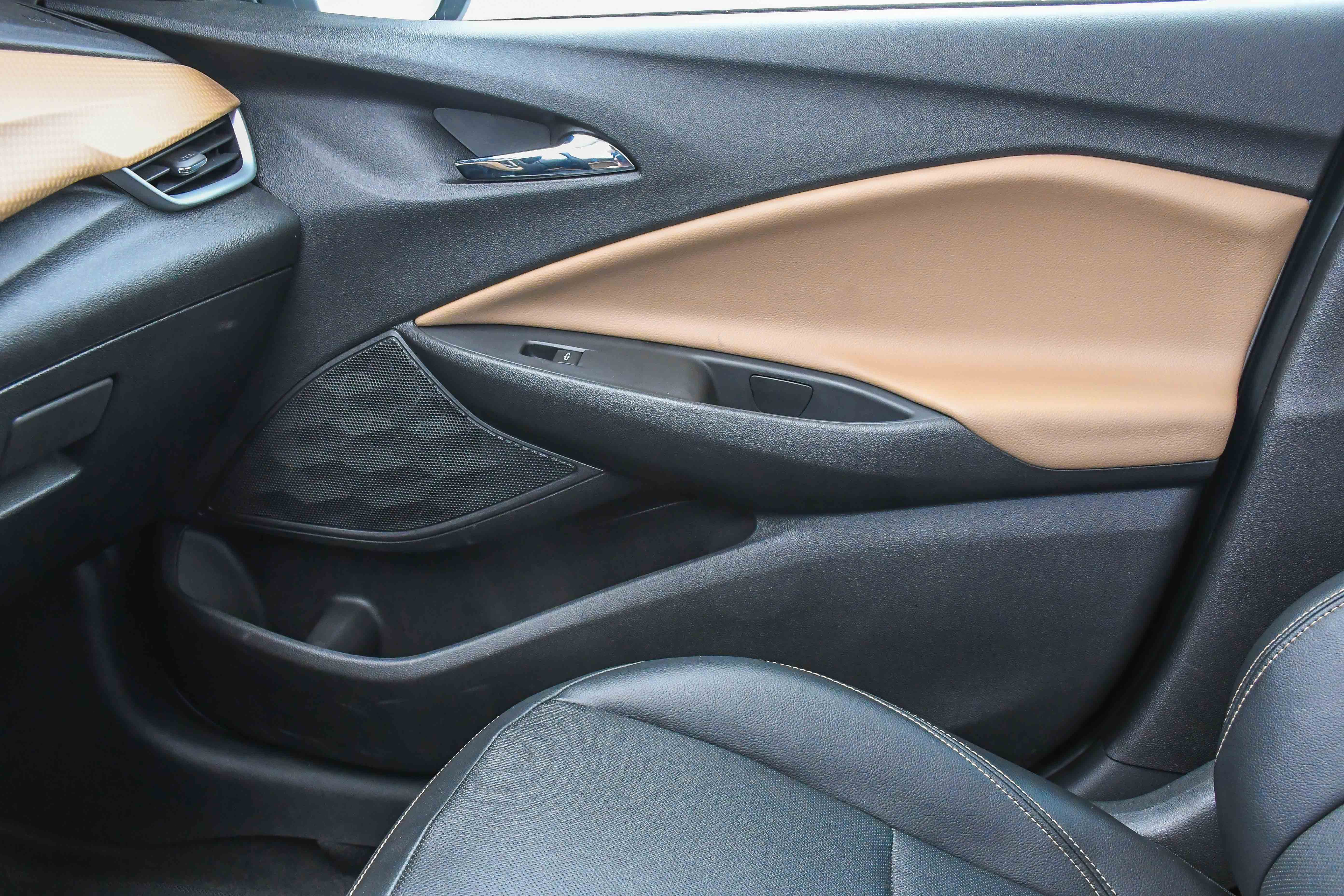 Chevrolet Onix Plus Premier 2020