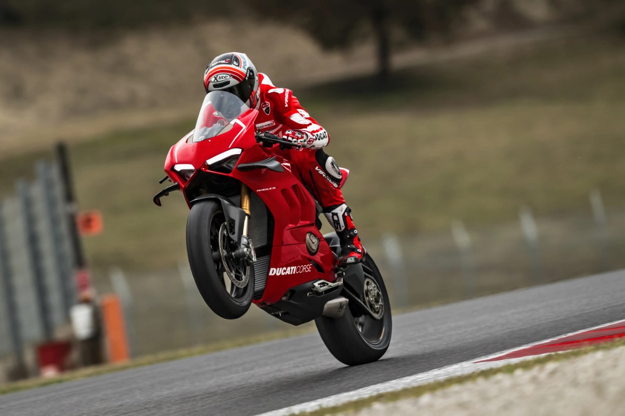 Thumbnail 5. Ducati Panigale V4 R