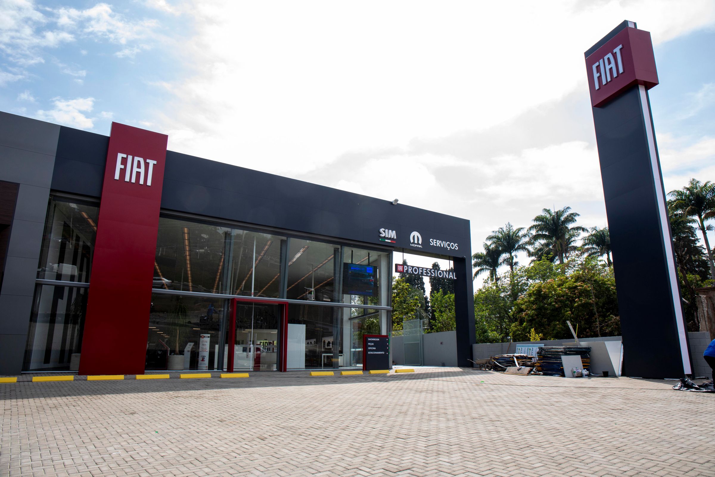 Fachada da concessionária Fiat em Valinhos já com nova identidade visual