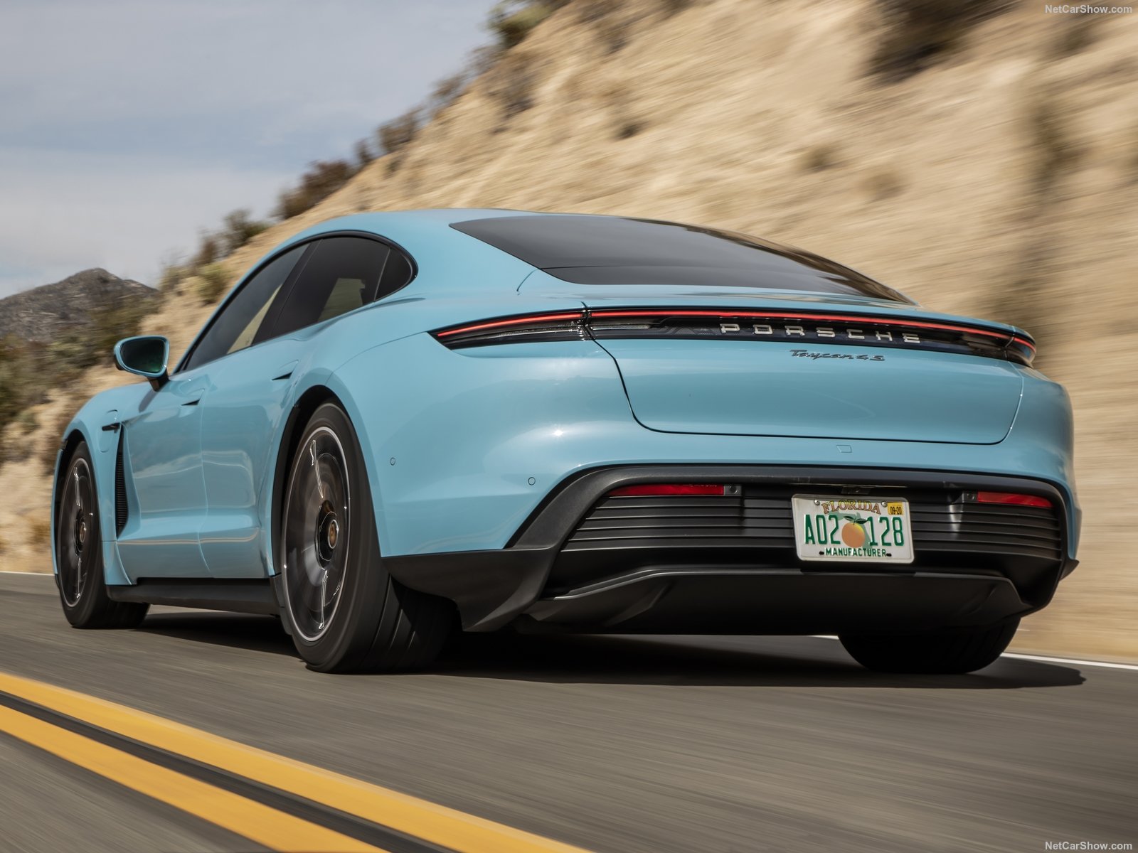 Porsche Taycan 4s 2020 1600 7a