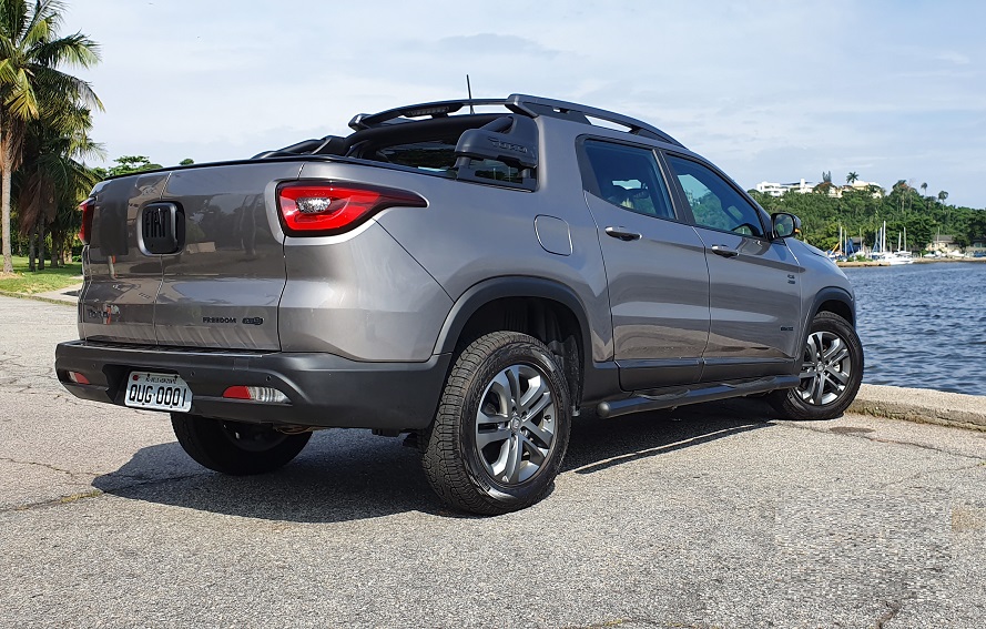 Fiat Toro 10