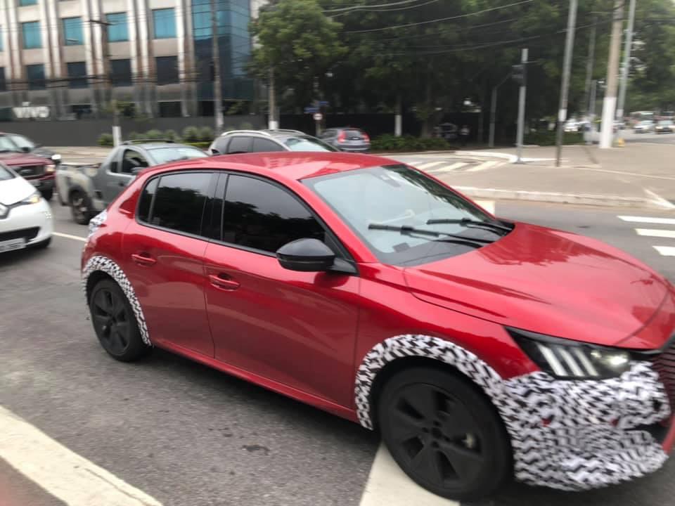 Peugeot 208 2021 Flagra 2