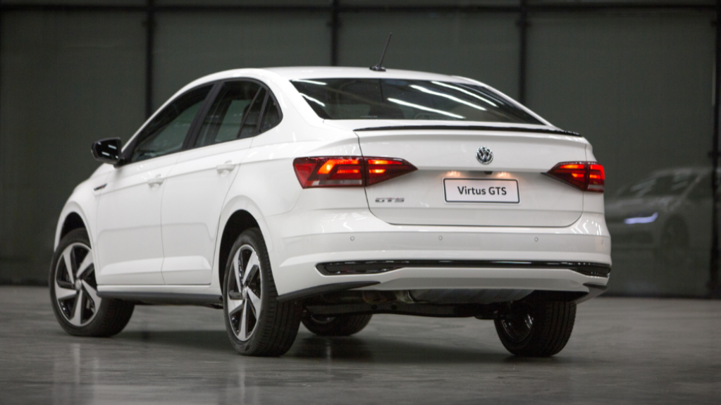 Volkswagen Virtus GTS de traseira