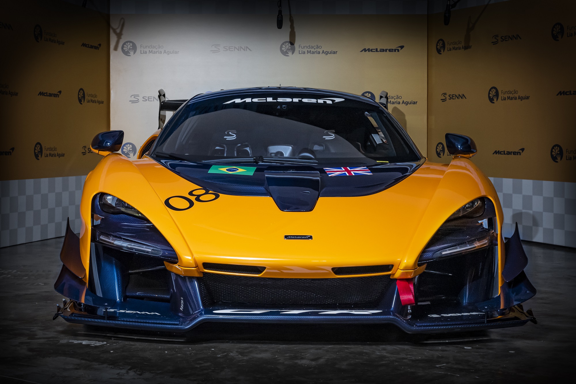 Mclaren Senna Gtr amarelo de frente