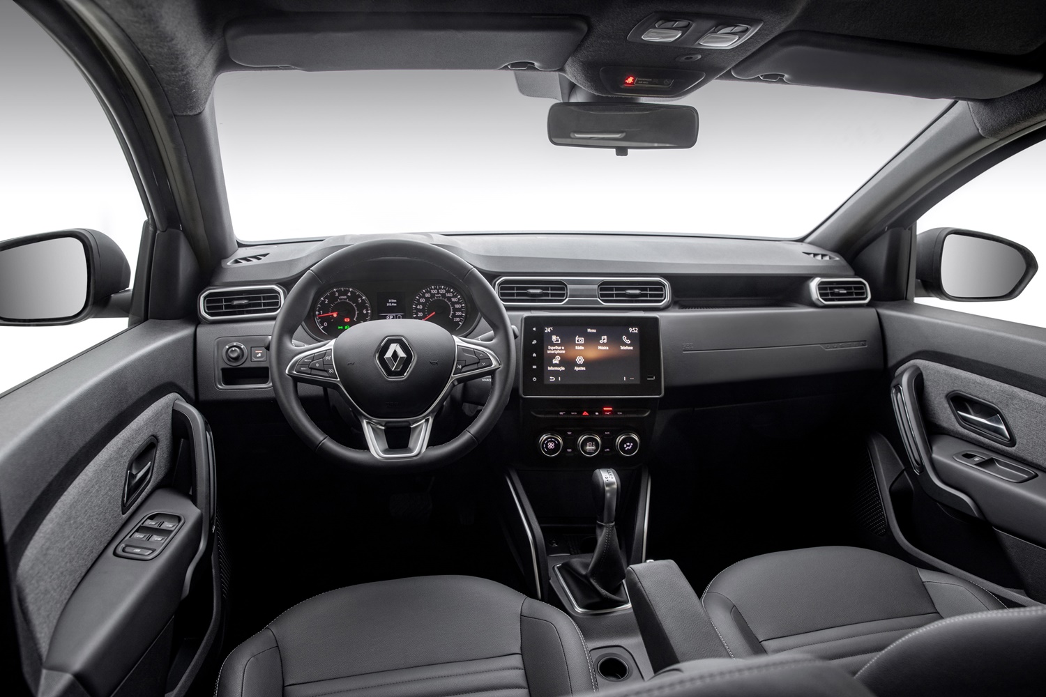 Painel do Renault Duster 2021 com novo quadro de instrumentos, tela da central multimídia mais acima e parte dos novos bancos