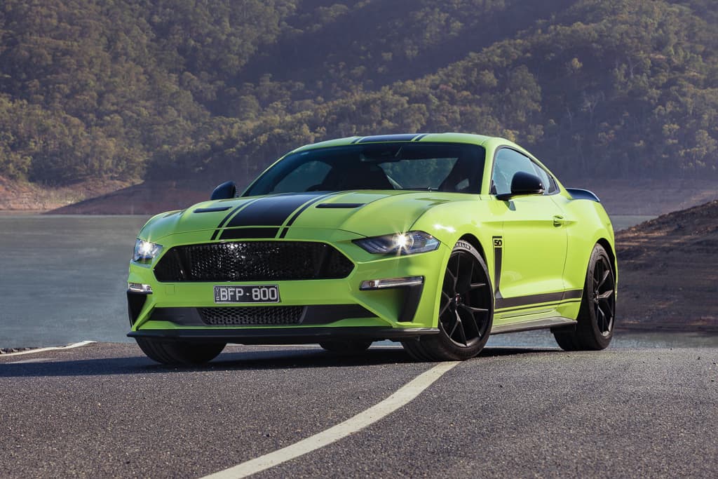 Comparativo Chevrolet Camaro x Ford Mustang