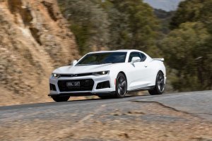 COmparativo Chevrolet Camaro x Ford Mustang