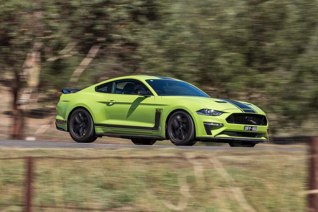 Comparativo Chevrolet Camaro x Ford Mustang