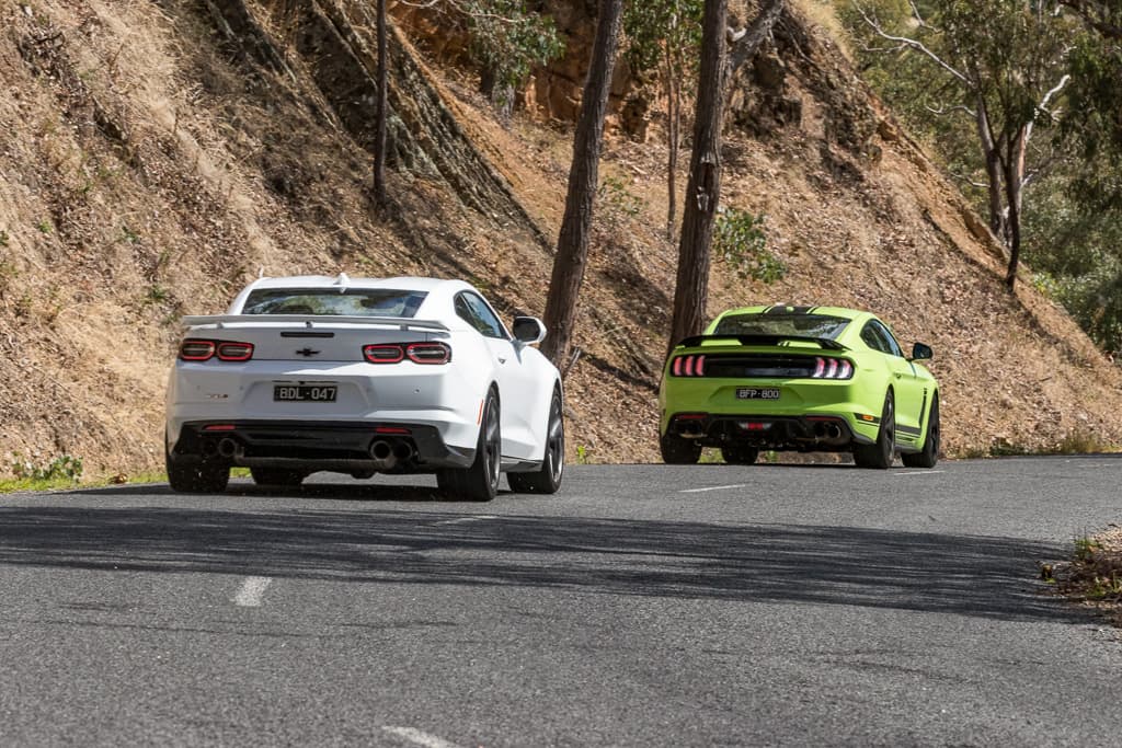 Comparativo Chevrolet Camaro x Ford Mustang