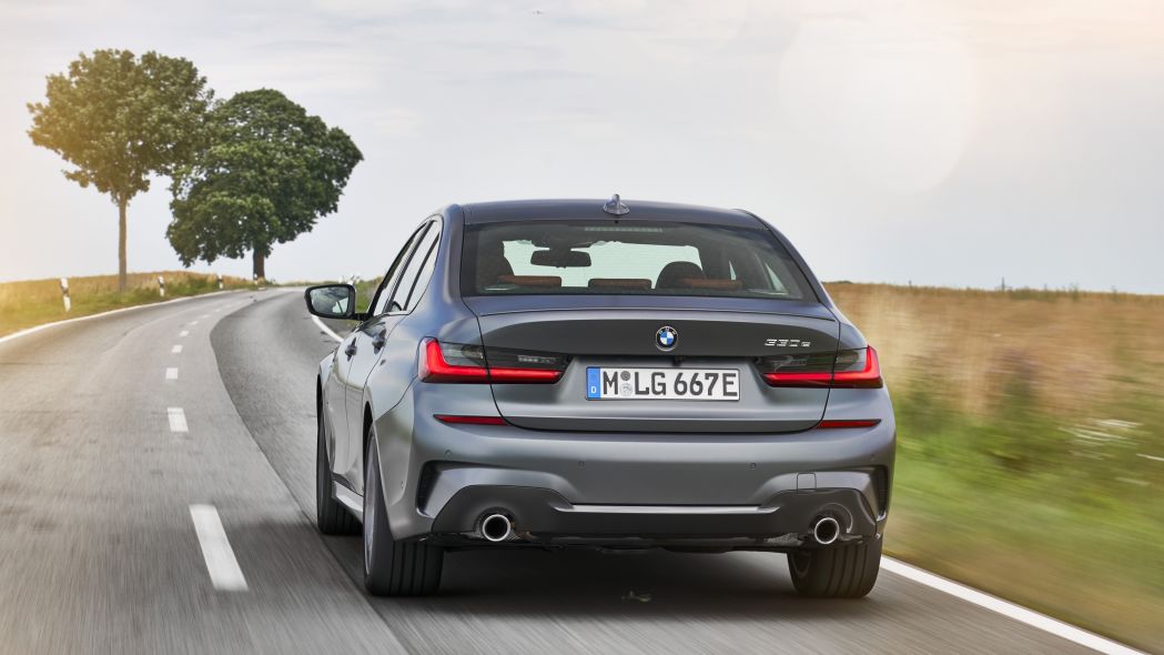 Novo BMW 330e