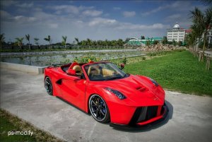 Réplica da Ferrari Laferrari