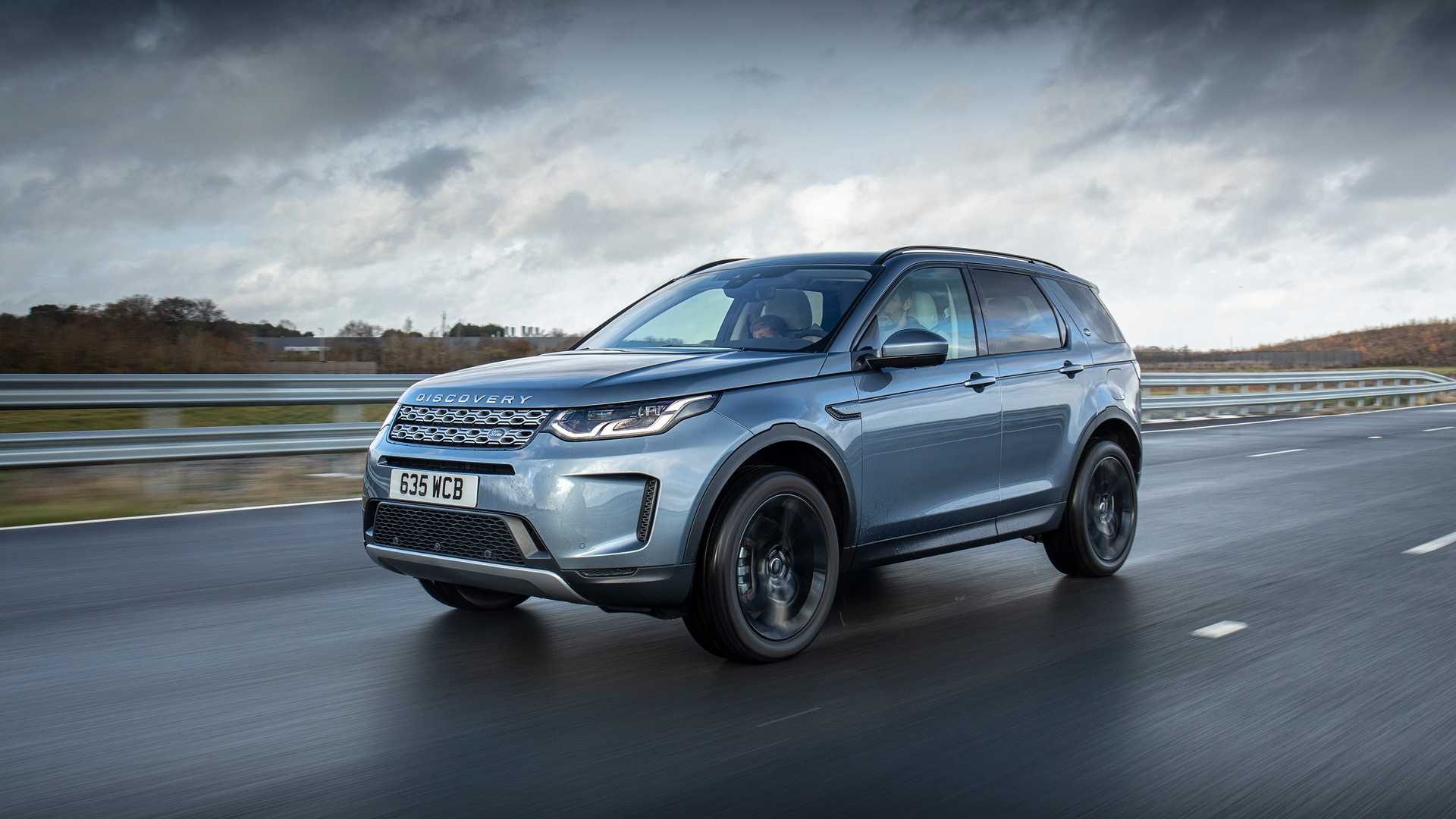 2020 Land Rover Discovery Sport P300e 1