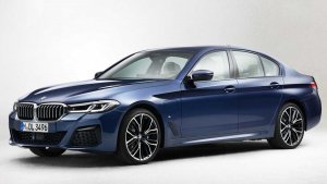 Novo Bmw Serie 5 2021 azul de frente com grade de Série 3