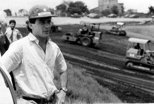 Senna vistoriando as obras do Autódromo de Interlagos