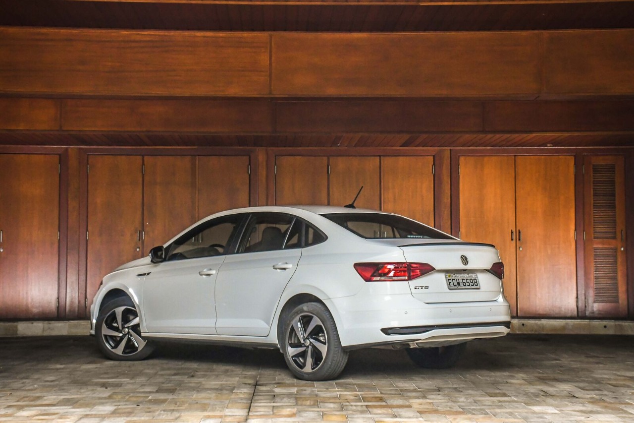 Virtus GTS de traseira
