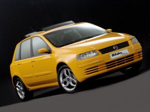 Imagem mostra Stilo Michael Schumacher amarelo