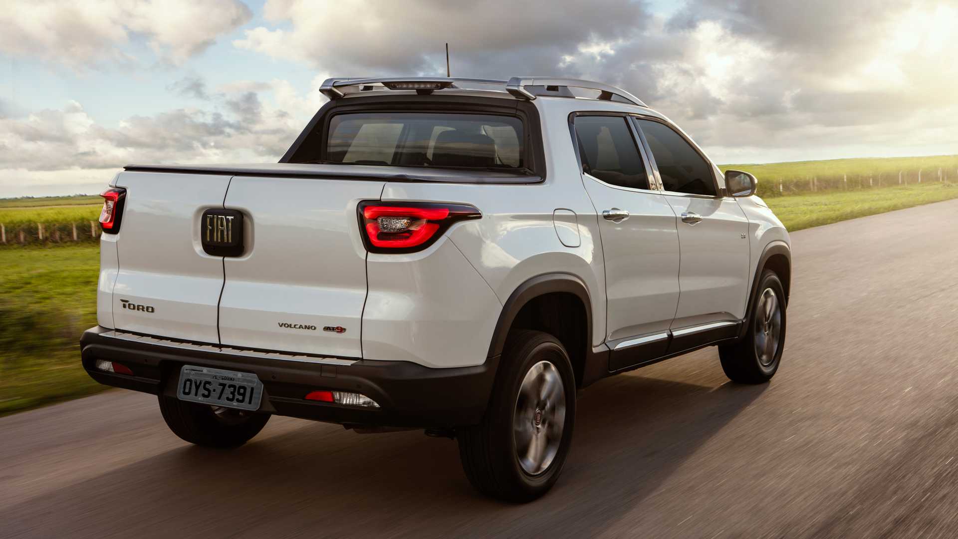 Fiat Toro 2021 de traseira