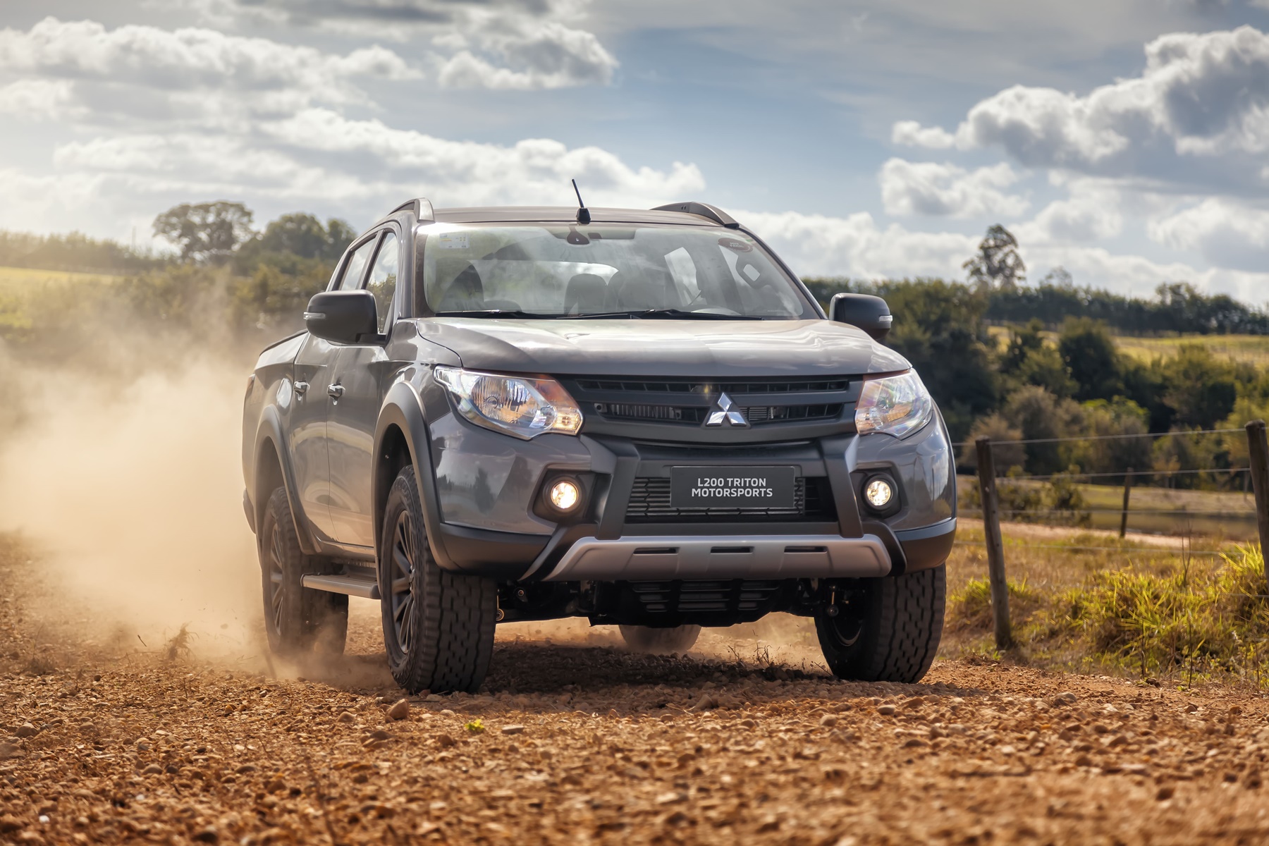 Mitsubishi L200 Triton Motorsports 3