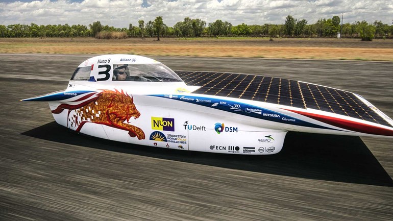Carro movido a energia solar