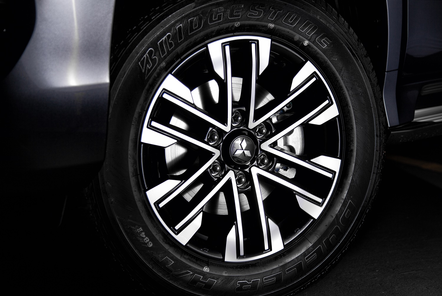 Mitsubishi Pajero Sport 2021