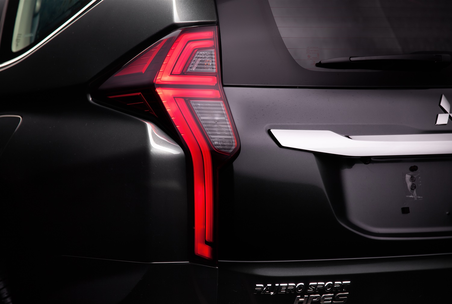 Mitsubishi Pajero Sport 2021 HPE-S