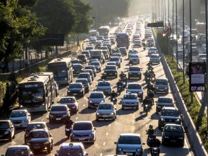 Frota de carros no Brasil cresce e envelhece