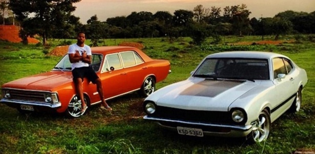 Dedé com seu Opala e seu Maverick