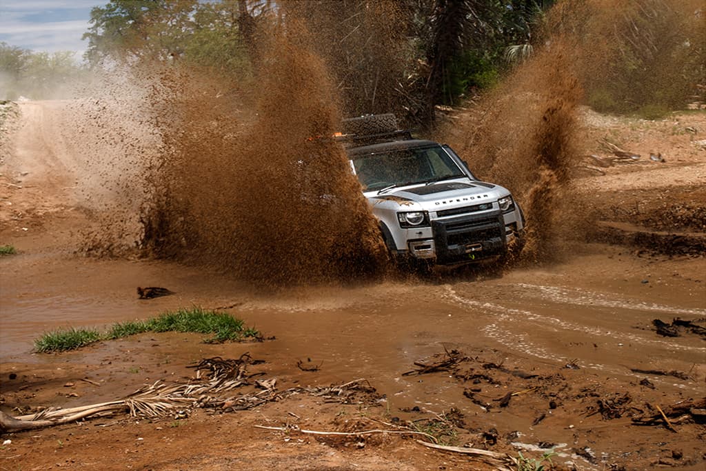 Land Rover Defender 2020