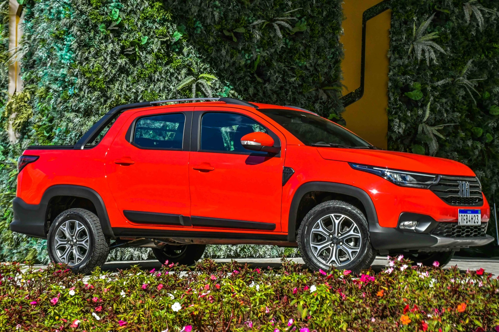 Nova Fiat Strada 2551