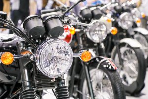 Cuidados ao comprar uma moto seminova