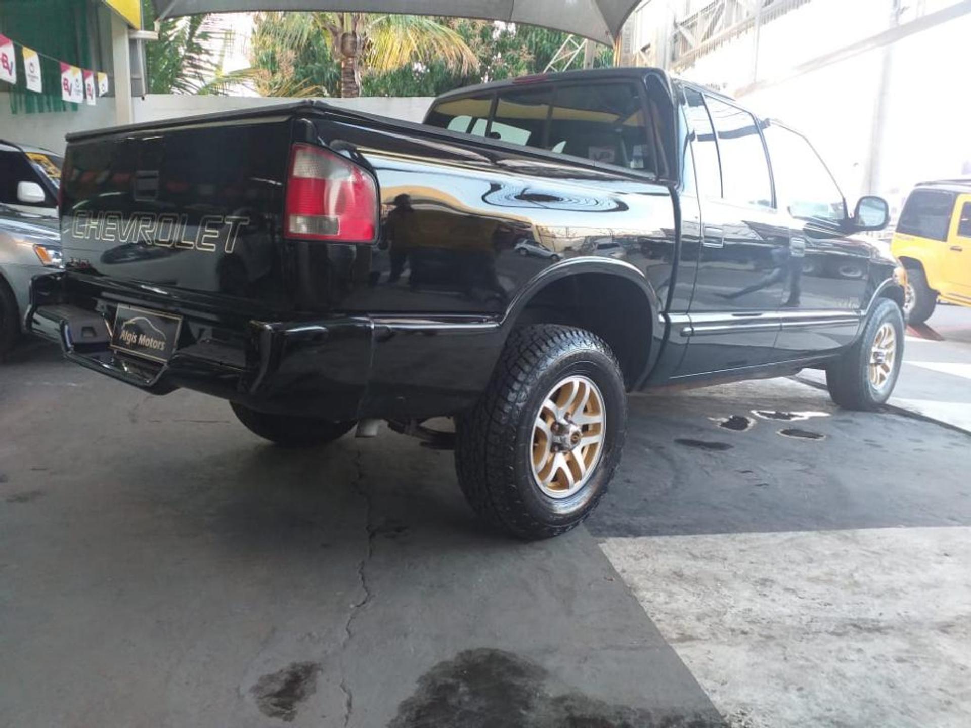 Chevrolet S10 4.3 Sfi Executive 4x2 Cd V6 12v Gasolina 4p Manual Wmimagem09110718211