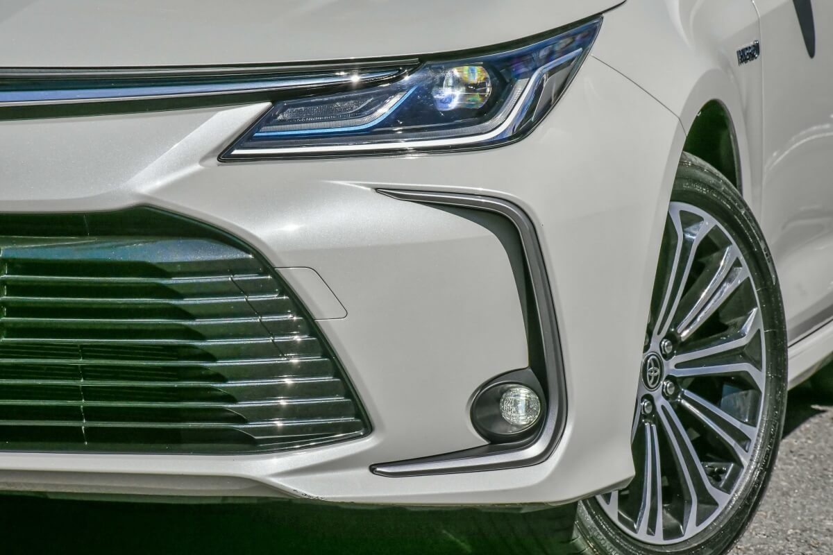 Toyota Corolla Altis Hybrid 5384