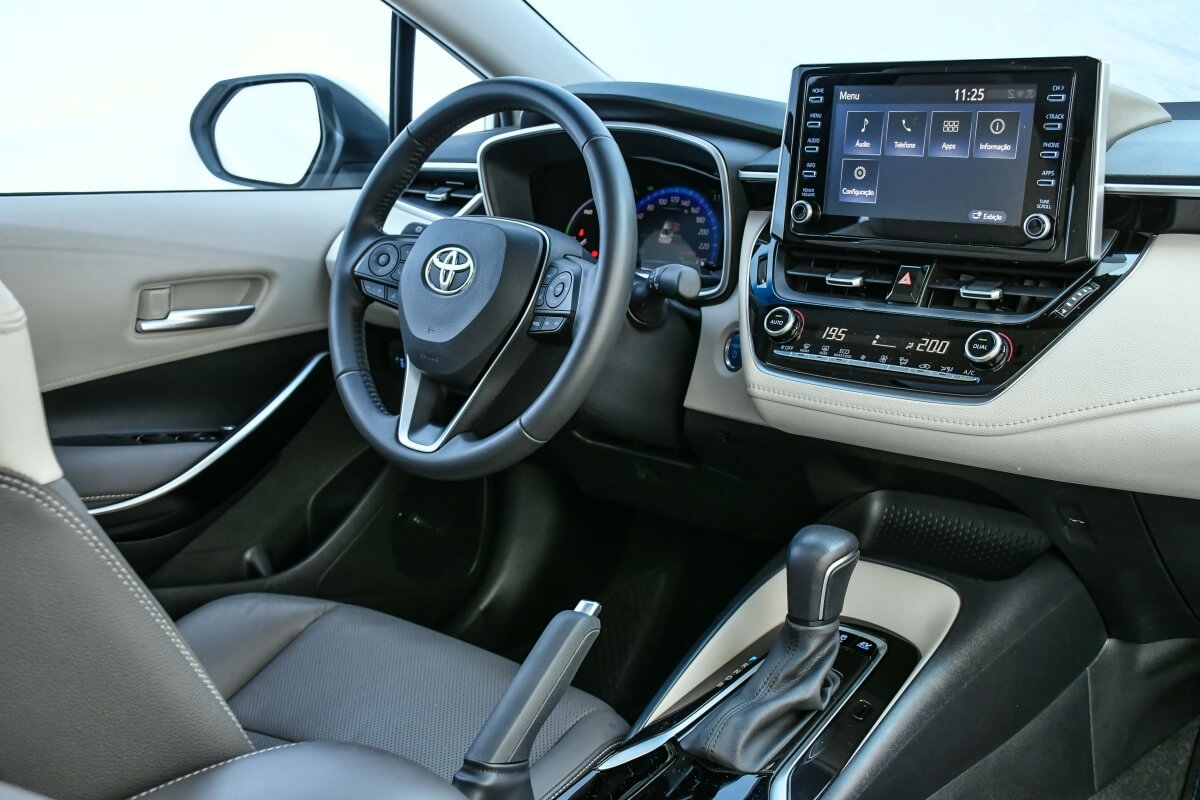 Toyota Corolla Altis Hybrid 5352