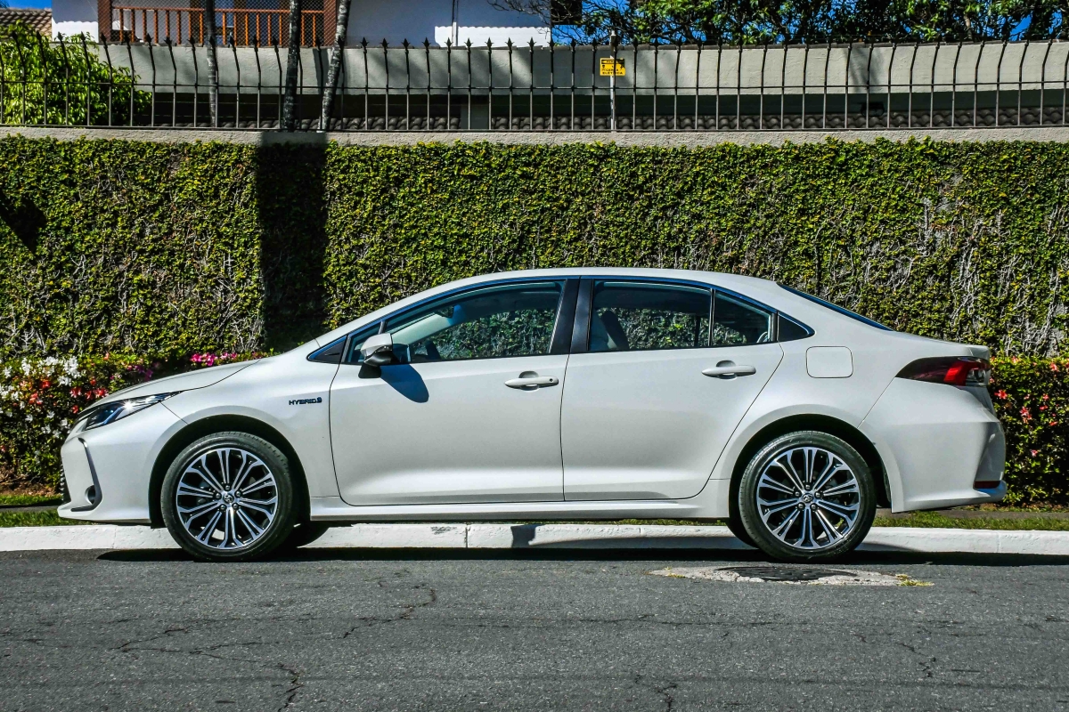 Toyota Corolla Altis Hybrid 5375